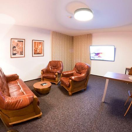 Villa Centrum Apartmany S Ranajkami A Saunou Martin Bagian luar foto