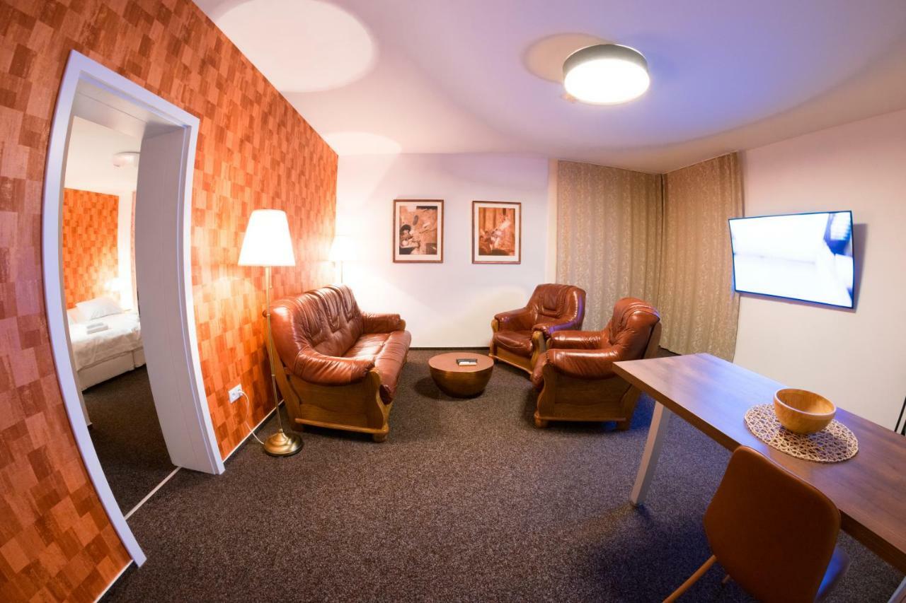Villa Centrum Apartmany S Ranajkami A Saunou Martin Bagian luar foto